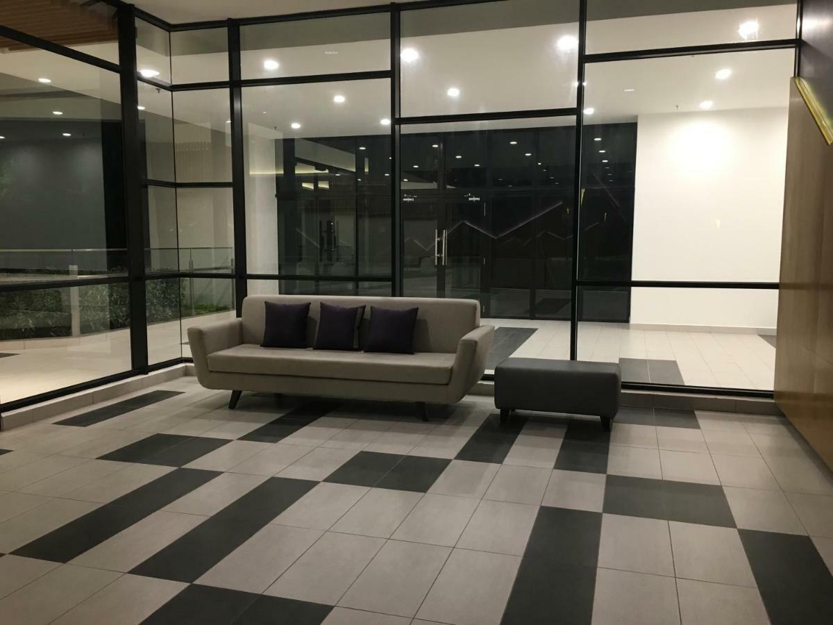 Ioi Conezion Iman'S Home With Pool View Unit ปุตราจายา ภายนอก รูปภาพ