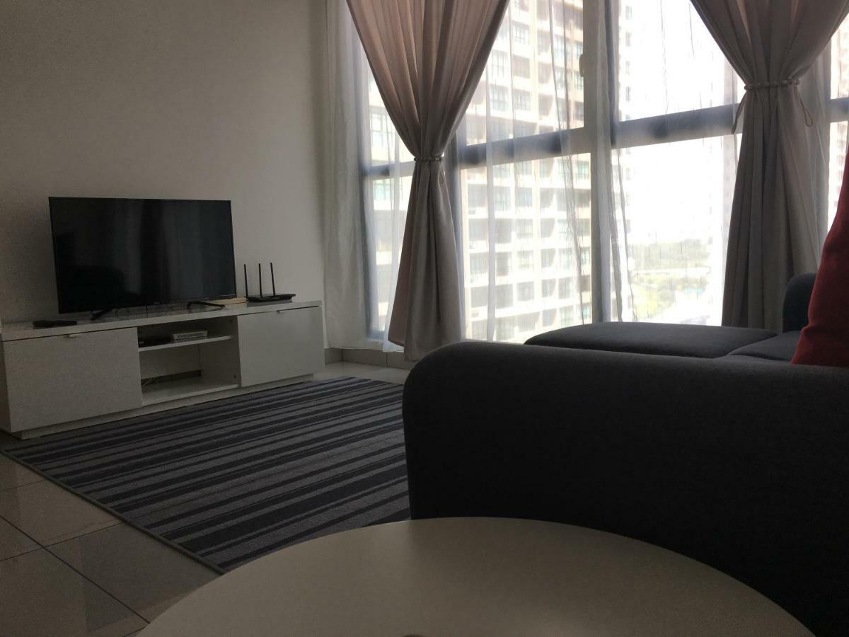 Ioi Conezion Iman'S Home With Pool View Unit ปุตราจายา ภายนอก รูปภาพ